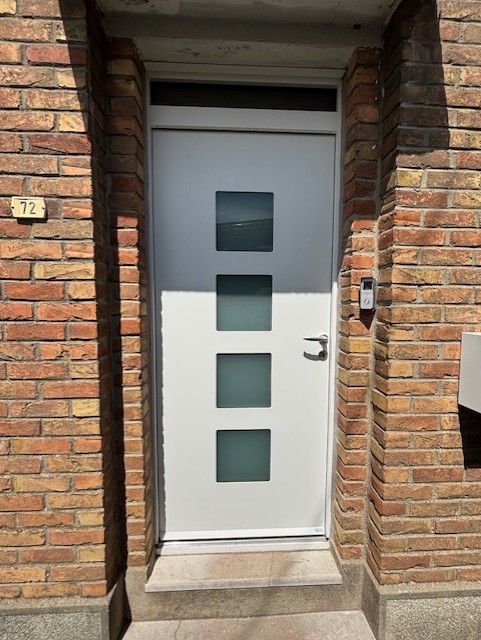 Porte d'entrée sécurisée intervention serrurier